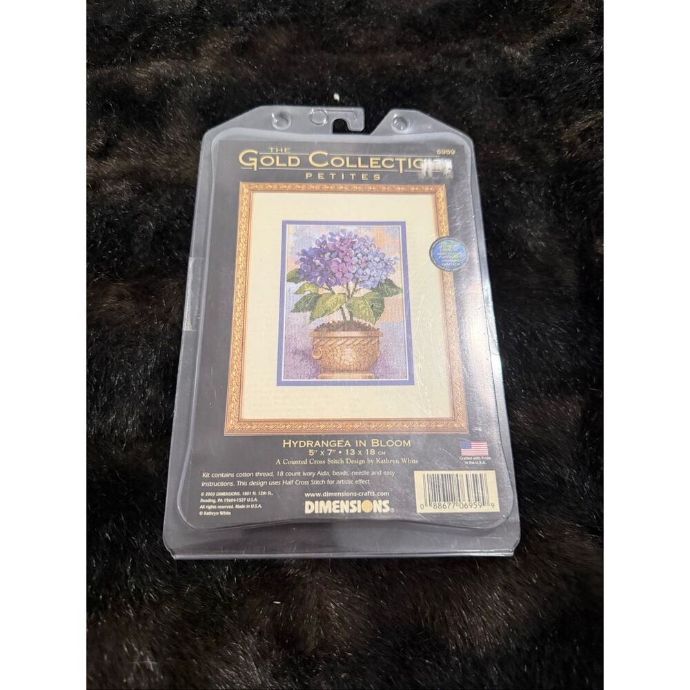 NEW Dimensions Gold Petites Hydrangea in Bloom Cross Stitch Kit #6959 ~